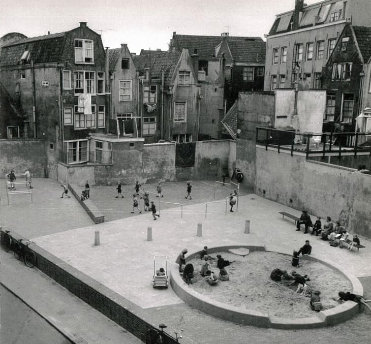 Oyun Alanı Olarak Kent: 23 Nisan ve Çocukların Mekânsal Egemenliği gallery image 5