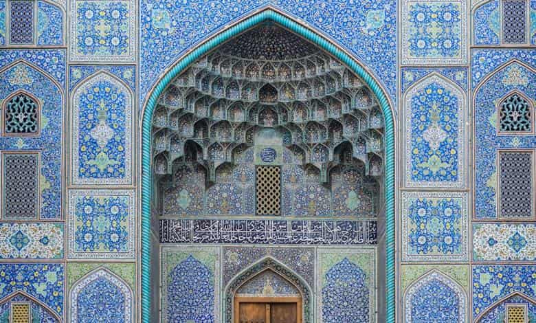 İran Mimarisinde Işık ve Geometri: Bin Yıllık Estetiğin Sırrı gallery image 2